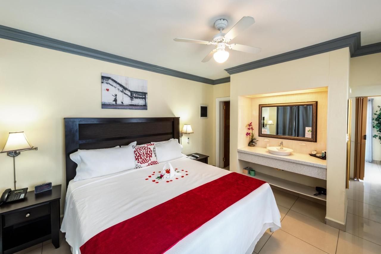 Baker'S Suites Simpson Bay Buitenkant foto
