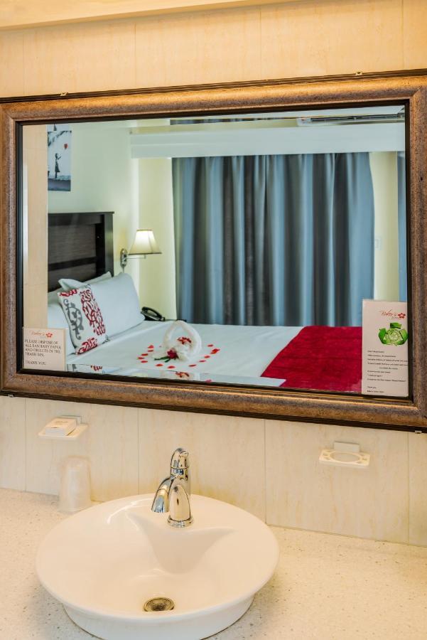 Baker'S Suites Simpson Bay Buitenkant foto