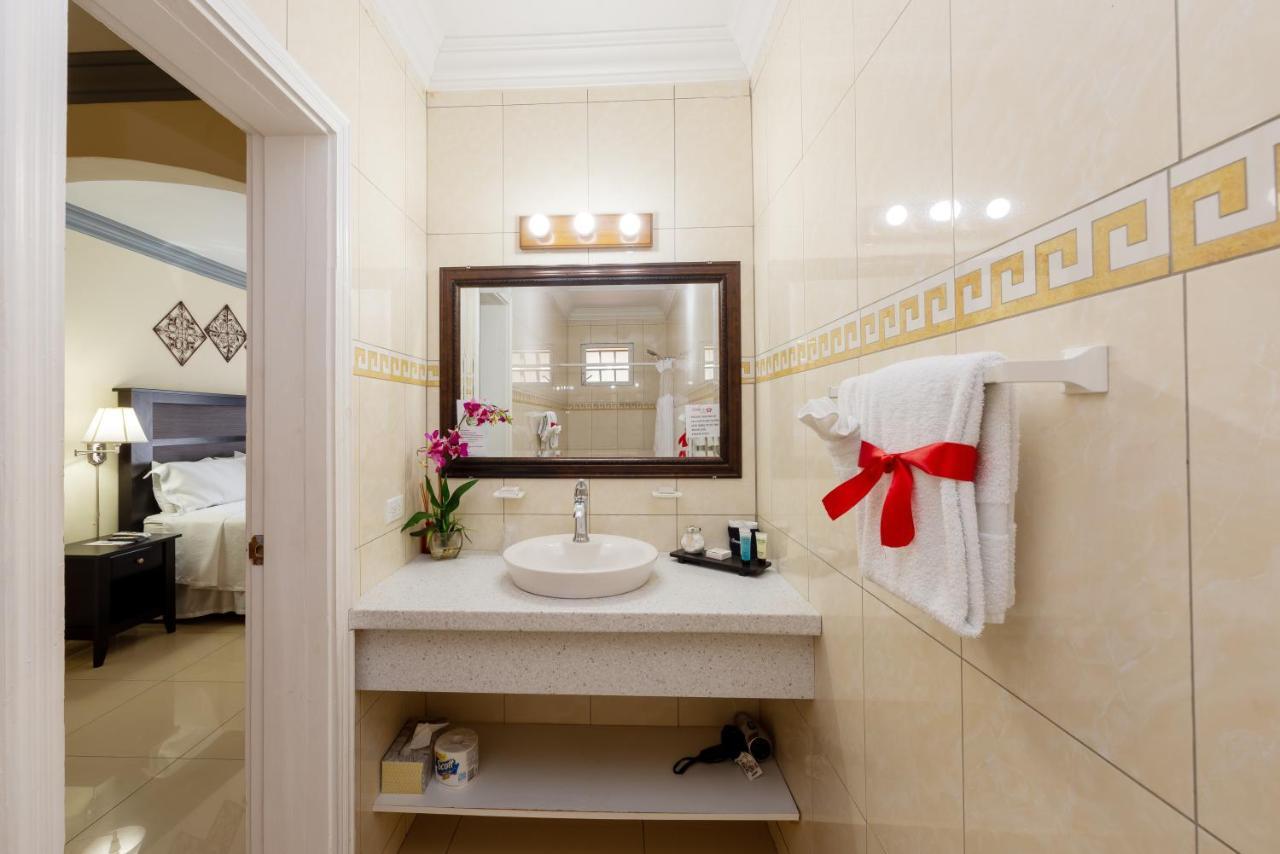 Baker'S Suites Simpson Bay Buitenkant foto