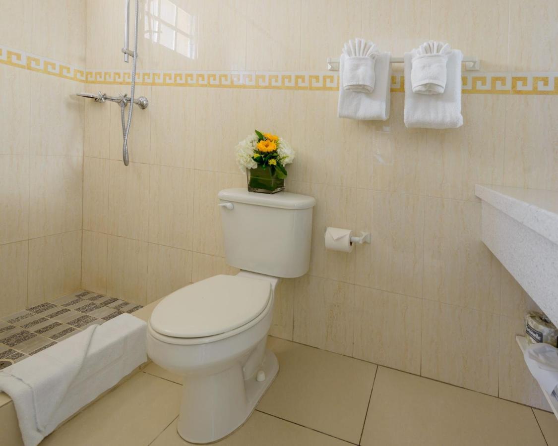 Baker'S Suites Simpson Bay Buitenkant foto